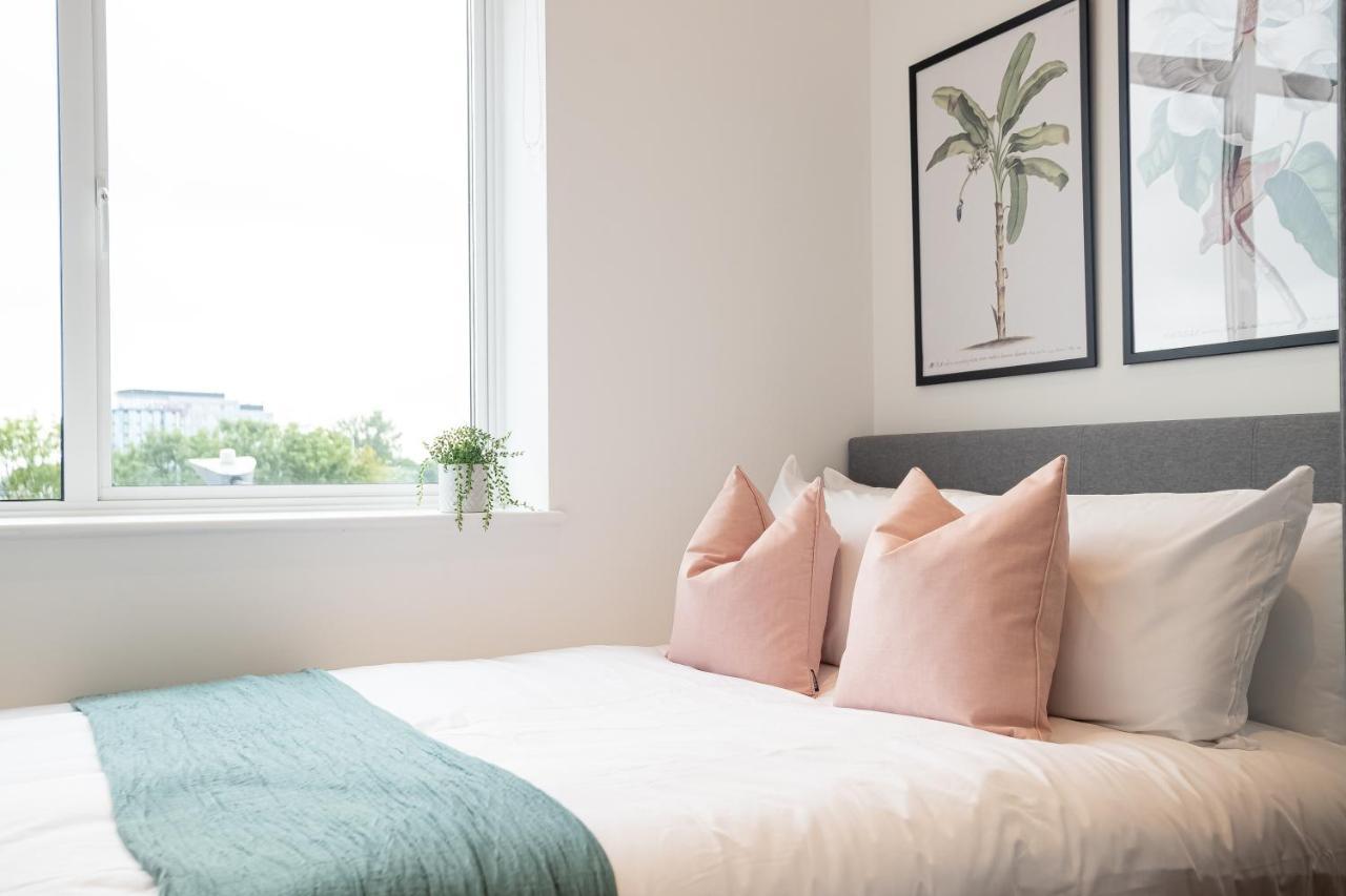 Deluxe Chic 1 2 Bed Apts Near Heathrow Legoland Windsor Slough 빌라 외부 사진