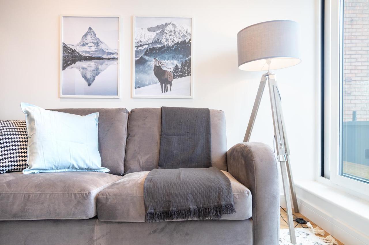 Deluxe Chic 1 2 Bed Apts Near Heathrow Legoland Windsor Slough 빌라 외부 사진
