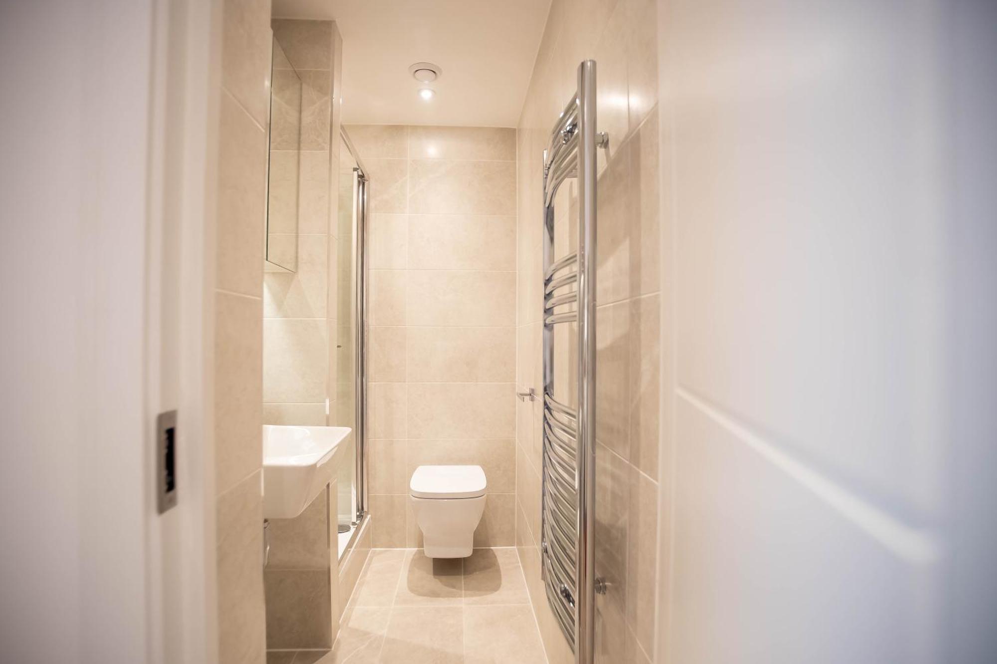 Deluxe Chic 1 2 Bed Apts Near Heathrow Legoland Windsor Slough 빌라 외부 사진