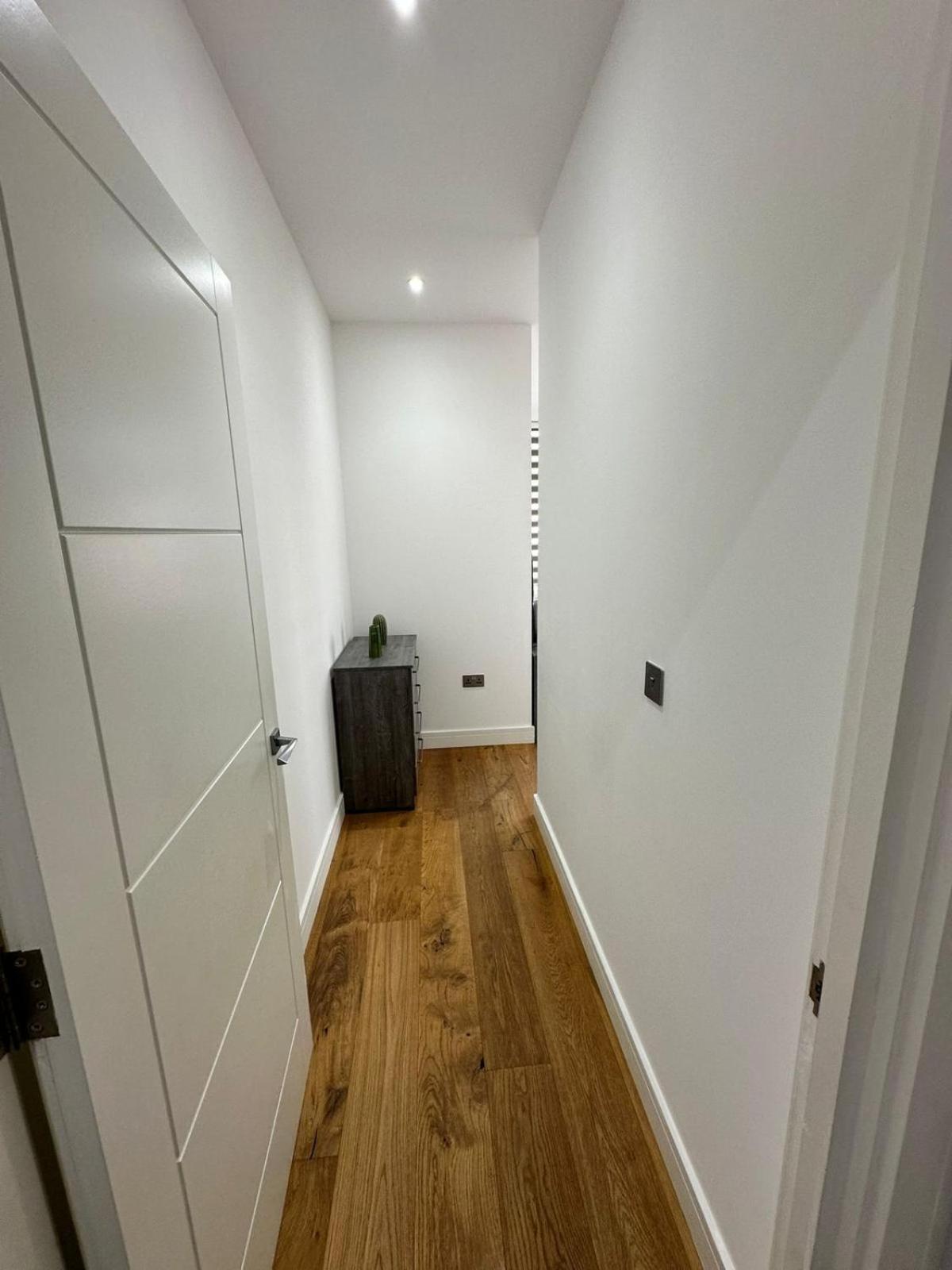 Deluxe Chic 1 2 Bed Apts Near Heathrow Legoland Windsor Slough 빌라 외부 사진