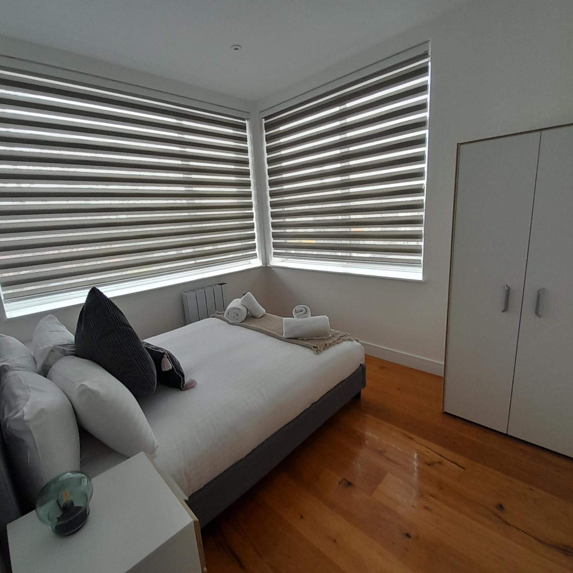 Deluxe Chic 1 2 Bed Apts Near Heathrow Legoland Windsor Slough 빌라 외부 사진