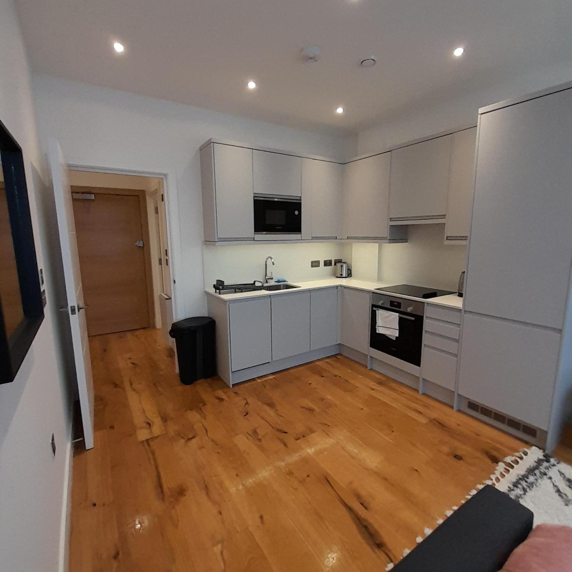 Deluxe Chic 1 2 Bed Apts Near Heathrow Legoland Windsor Slough 빌라 외부 사진